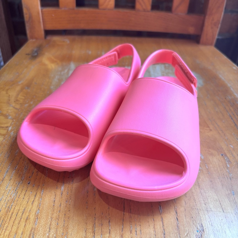 32 Degrees youth kids cushioned strap slides pink M 13-1